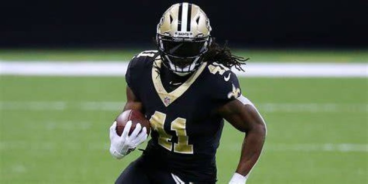 Alvin Kamara's WNBA girlfriend Te'a Cooper celebrates his birthday