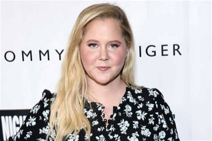 Amy Schumer introduces her ailing dad to the love of his life Goldie
