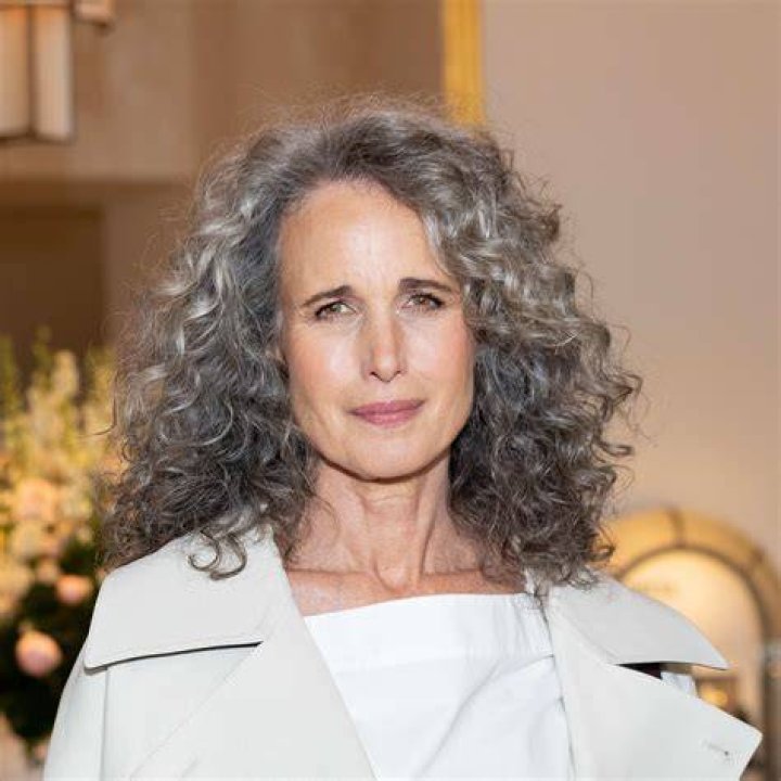 Andie MacDowell Was Scrutinized for Choosing to Stay Natural & Had to
