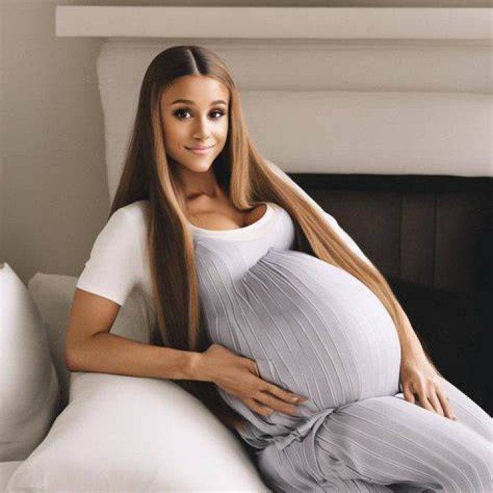 Ariana Grande Makes A Pregnancy Promise On Season 21 Debut Of 'The
