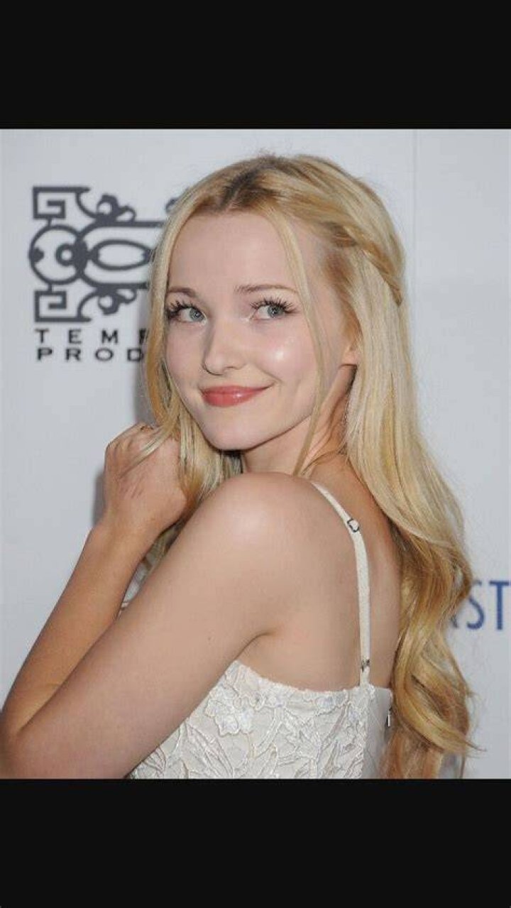 Awesome Dove Cameron Pics
