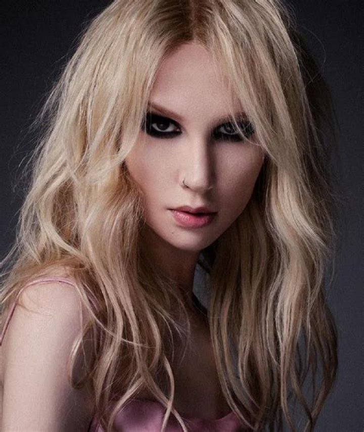 Britney Manson (Modella) Età, compleanno, biografia, fatti, famiglia