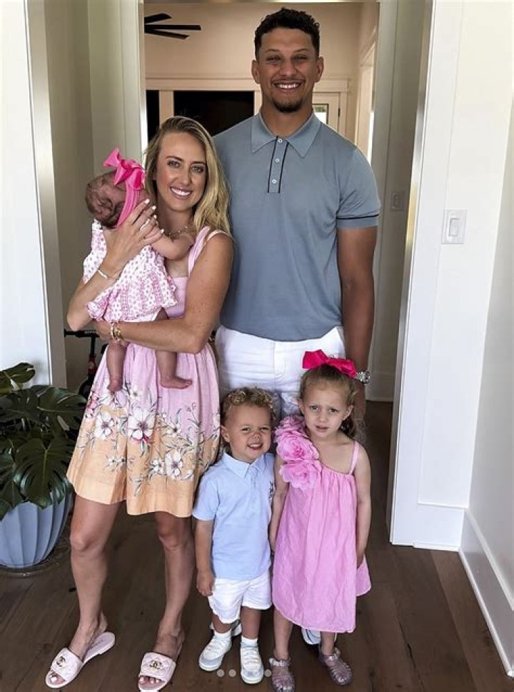 Brittany Mahomes Shares Daughter 'MiniShowtime' Sweater on Game Day