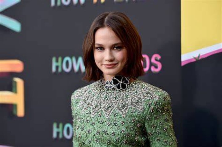 Cailee Spaeny Net Worth 2023 Movies Short Hair Age Height