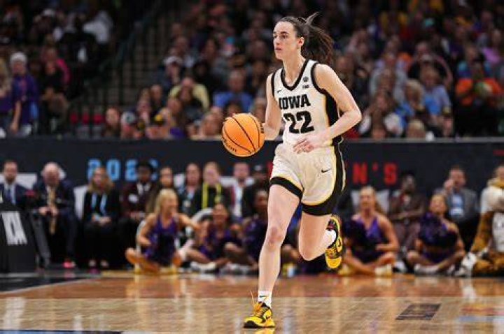 Caitlin Clark Crowned 2023 Naismith Women’s Player of the Year