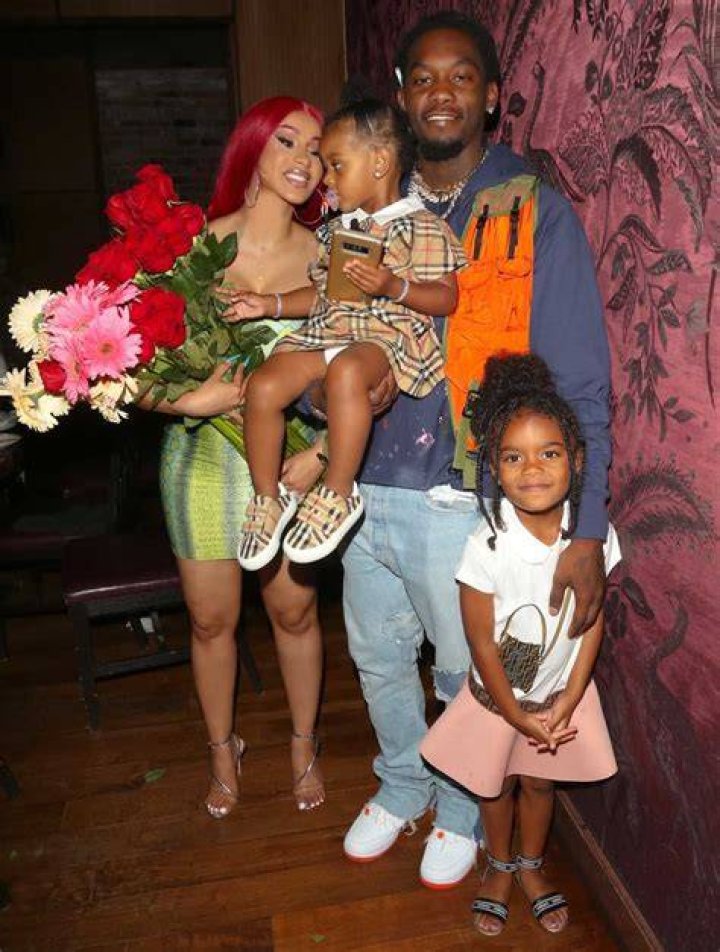Cardi & family in 2020 Cardi b pics, Cardi b, Cardi b sister