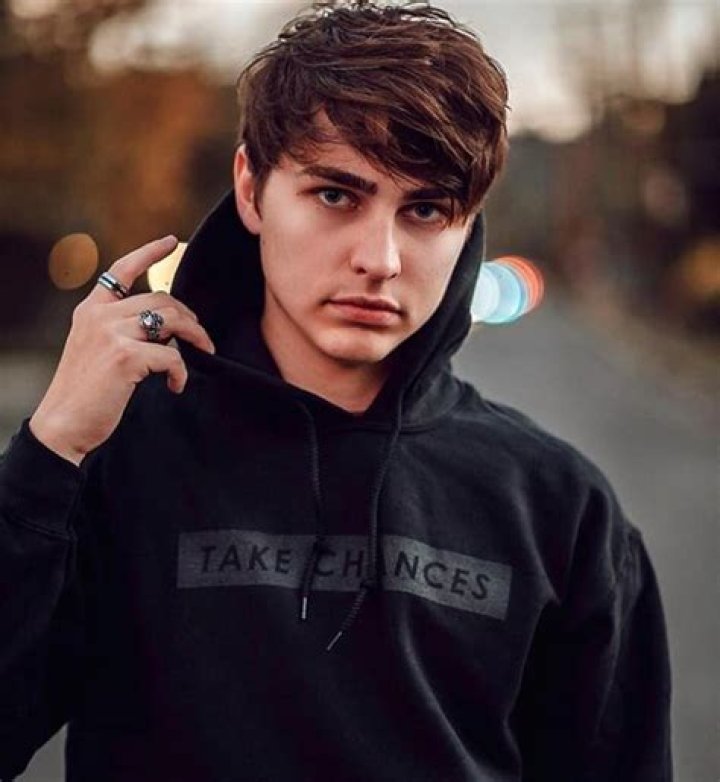 Colby Brock’s biography age, height, real name, birthday, net worth