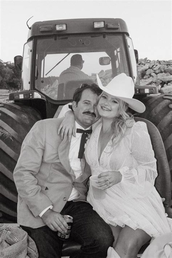 Country Singer Hailey Whitters Marries Jake Gear Wedding Photos