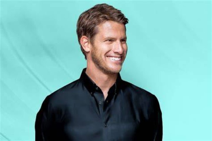 Daniel Tosh Age, Height, Net Worth, Wife, Married, Tour, Stand Up