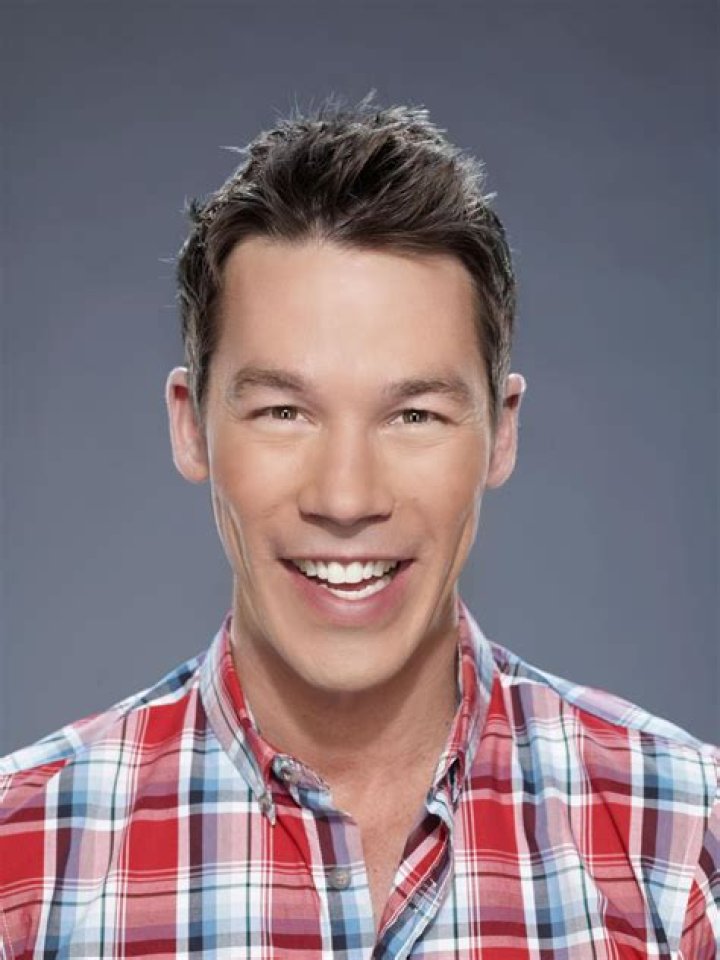 David Bromstad Bio, Age, Net Worth, Height, Single, Nationality,