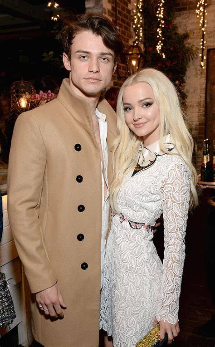 Dove Cameron y Thomas Doherty se separan después de 4 años juntos Es de Latino News