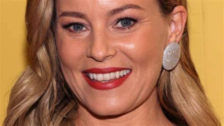 Elizabeth Banks Talks About Her 27Year Relationship To Husband Max Handelman Amaznews