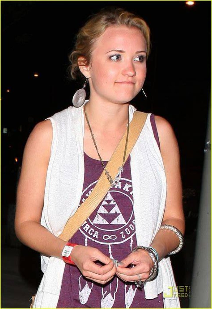 Emily Osment Dinner Date with Mike Posner! Photo 2548682 Emily