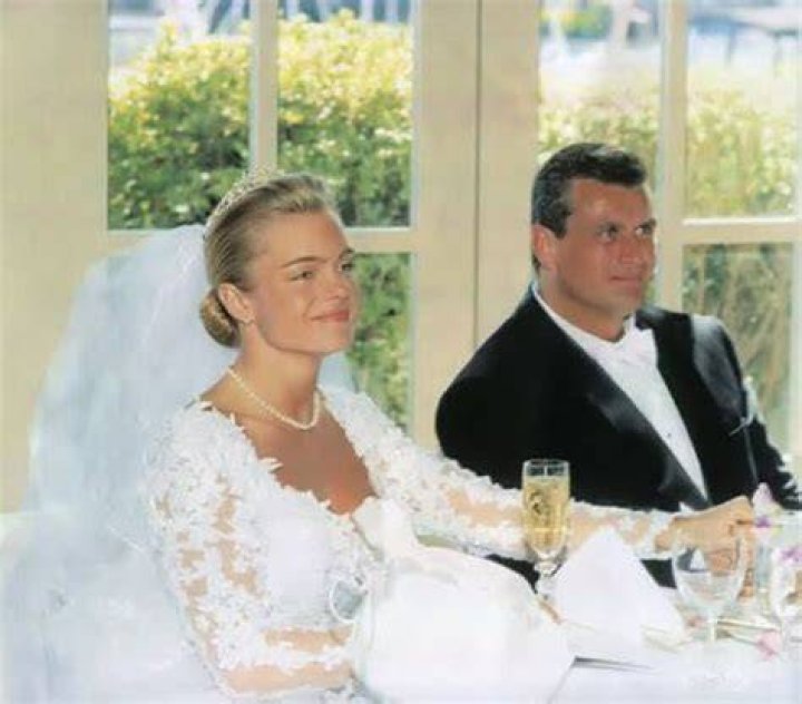 Erika Eleniak Biography Age, Husband, Net Worth, Wikipedia, Family