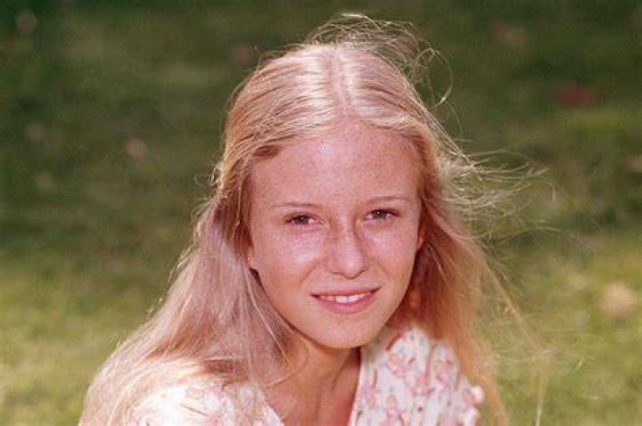 Everything About Eve Plumb, Her Married Life, Net Worth & Wiki Bio