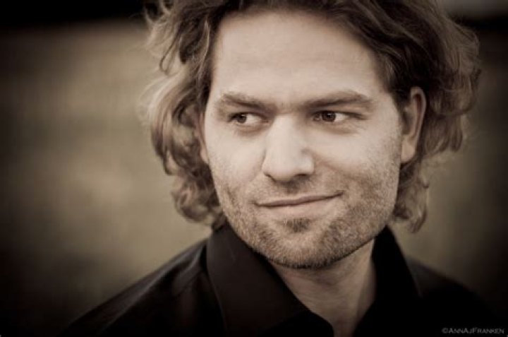 Gadker (Baritone) Short Biography