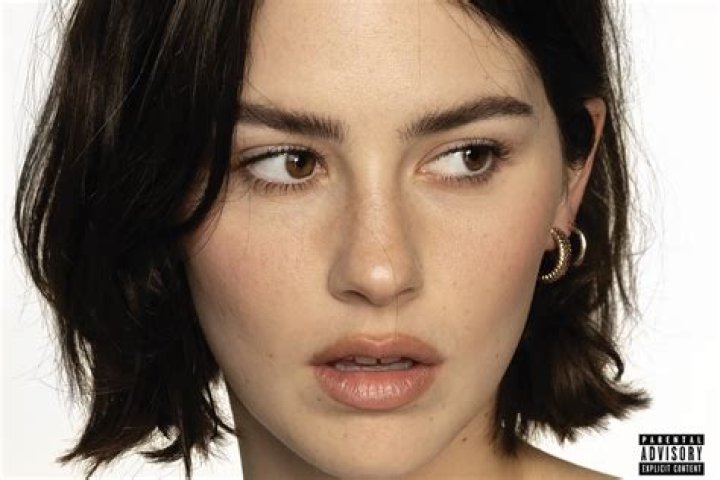 Gracie Abrams (Pop Singer) Age, Birthday, Bio, Facts, Family, Net