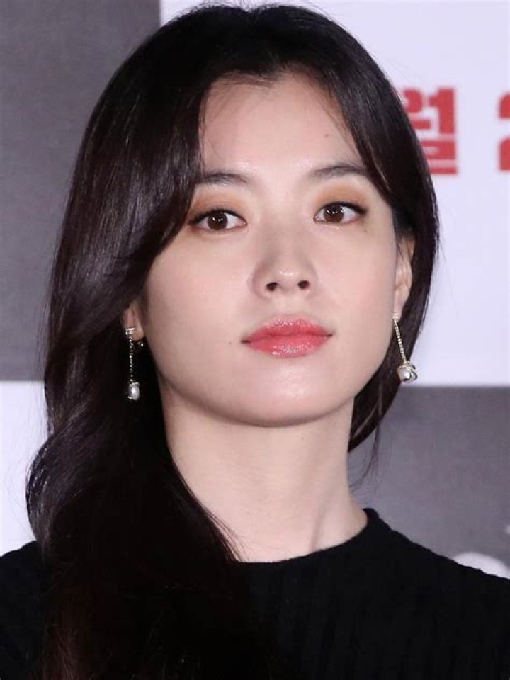 Han Hyojoo Biography, Height & Life Story Super Stars Bio