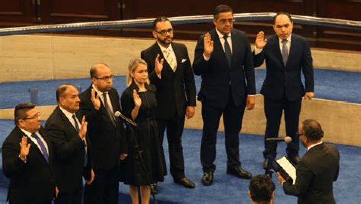 In El Salvador, supreme court rules presidents can serve two