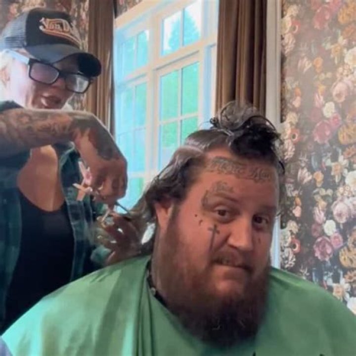 Jelly Roll Undergoes Dramatic Hair Transformation "I Can’t Believe I