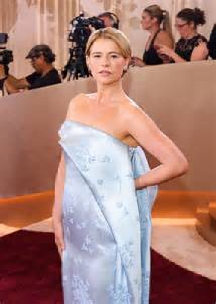 Jessie Buckley and Kingsley BenAdir win this year’s Trophée Chopard at