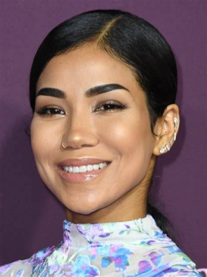 Jhené Aiko singer songwriter and siblings Celebrity siblings, Jhene
