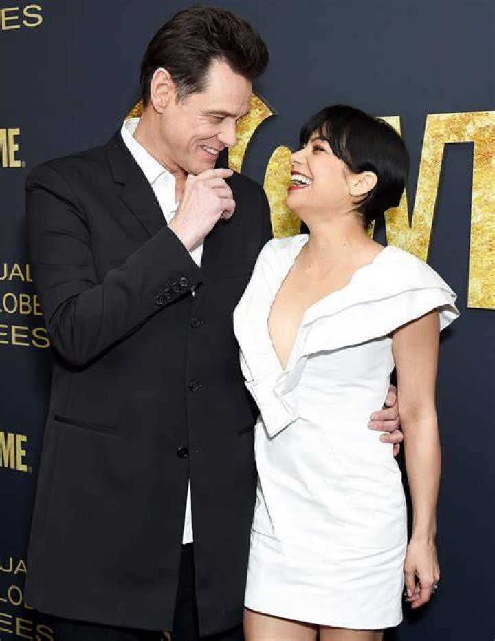 Jim Carrey Is Dating Ginger Gonzaga See Their Red Carpet Debut