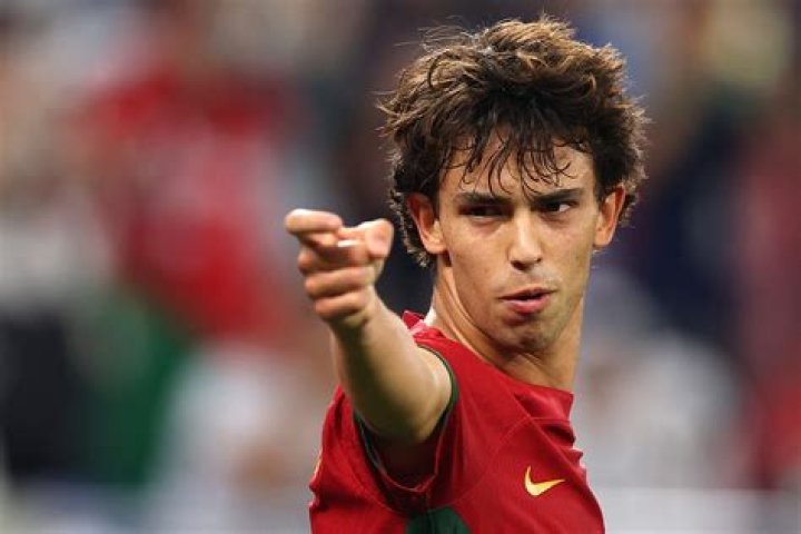 Joao felix 🇵🇹 met his dad/idol Kaka 🇧🇷 during training session YouTube