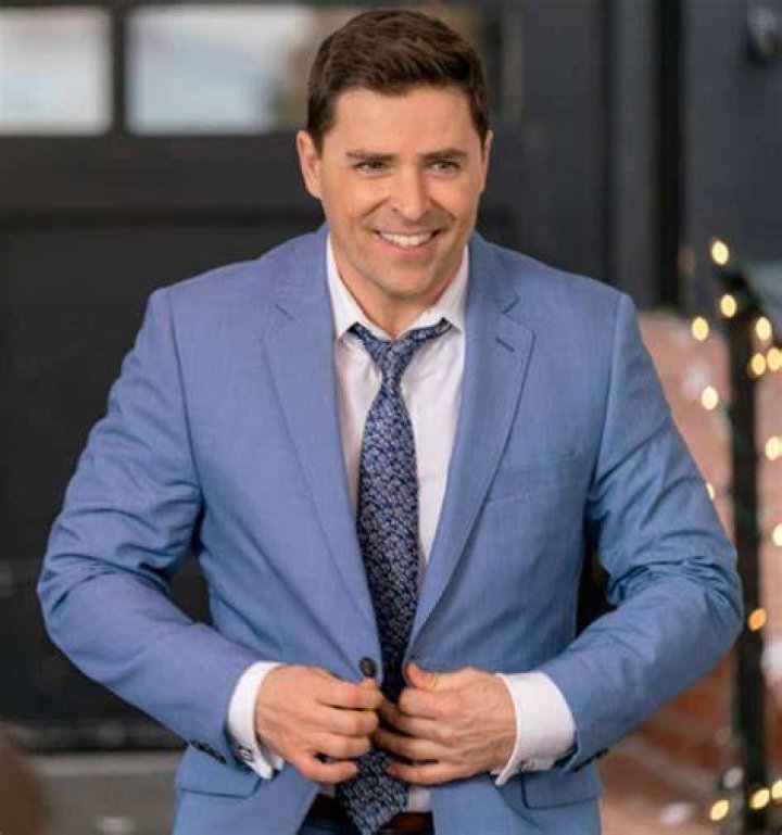 Kavan Smith Biography, Age, Height, Hallmark Moviesrd mrDustBin
