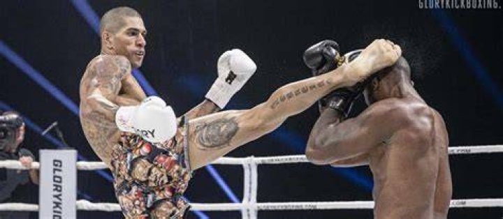 Kickboxing star Alex Pereira ‘not worried’ about Israel Adesanya ahead