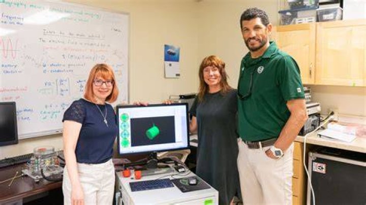 Kim and Jay Norvell tour mathematics professor’s lab to learn about