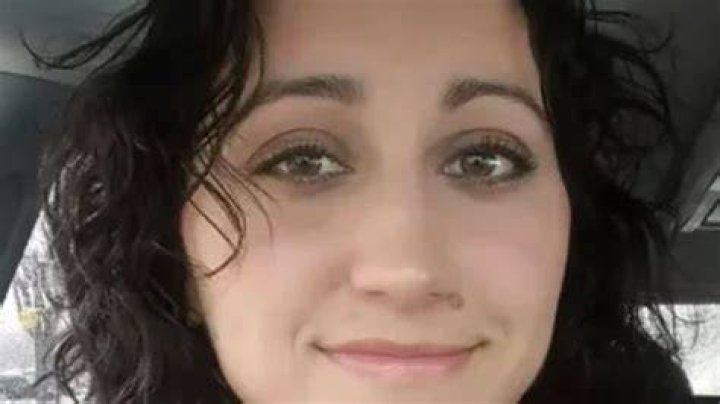 Kimberlee Singler US police searching for mother accused of killing