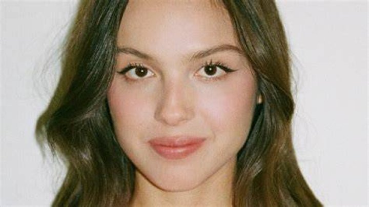 La cantante Olivia Rodrigo celebra el primer año del debut de su álbum