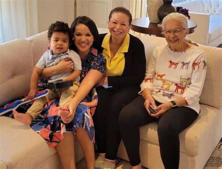 Laura Jarrett’s Parents, Family, Siblings, Ethnicity Meet Her Mom