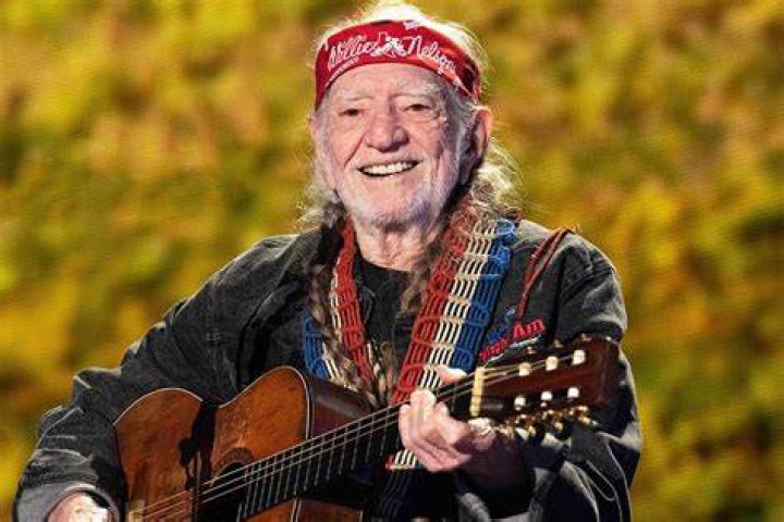 Light Up Willie Nelson To Receive 2021 Clio Cannabis Lifetime