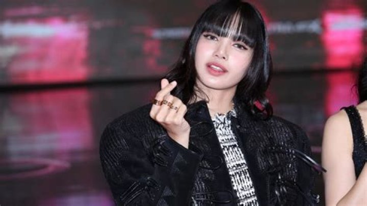 Lisa retour en images sur ses looks beaut&eacute; les plus cools