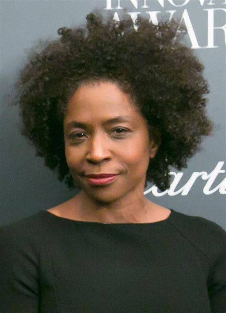 Lorna Wells&rsquo; biography who is Cedric the Entertainer married to?