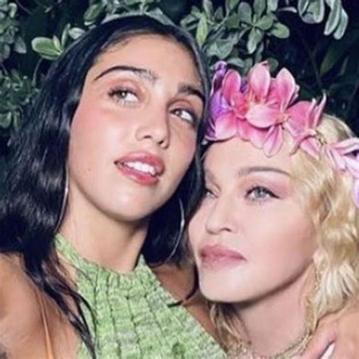 Madonna Wiki, Age, Height, Daughter, Net Worth, Songs, Parents
