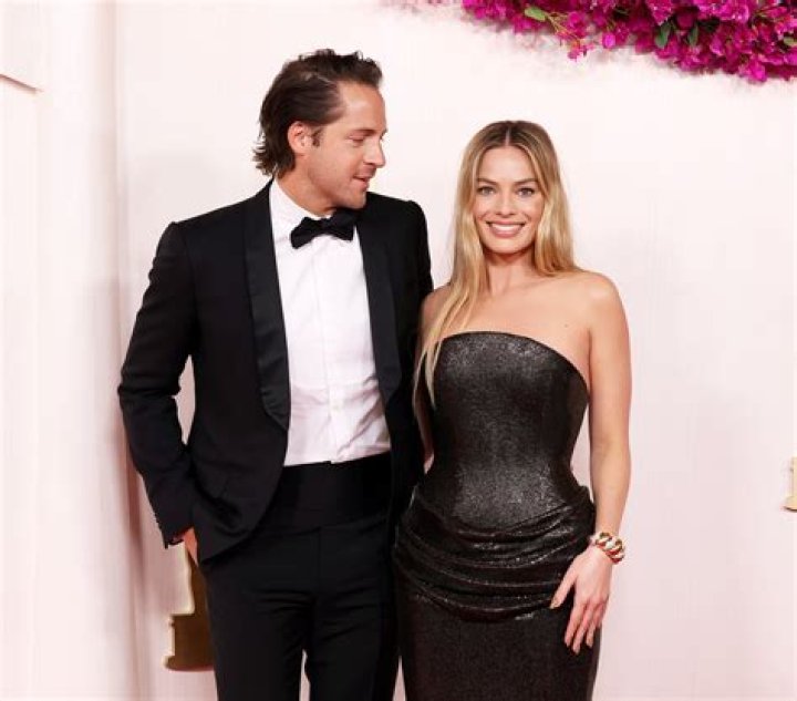 Margot Robbie Gives Us a Major Fashion Moment at 'Amsterdam' UK