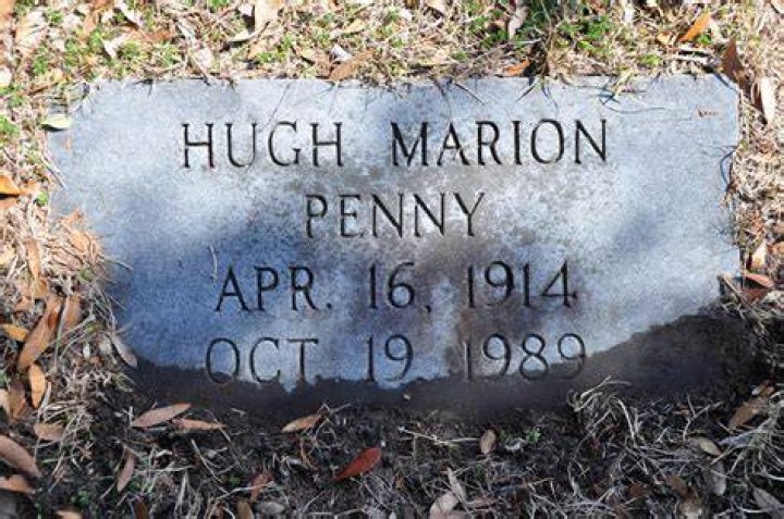 Marion Hugh "Suge" Knight, Jr (1965 ) •
