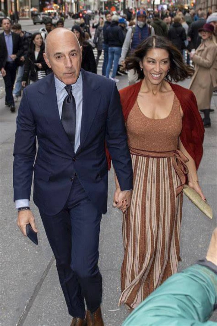 Matt Lauer, girlfriend attend same Hamptons event as exwife