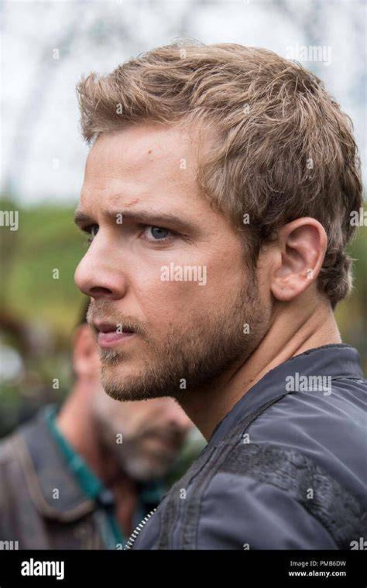 Max Thieriot