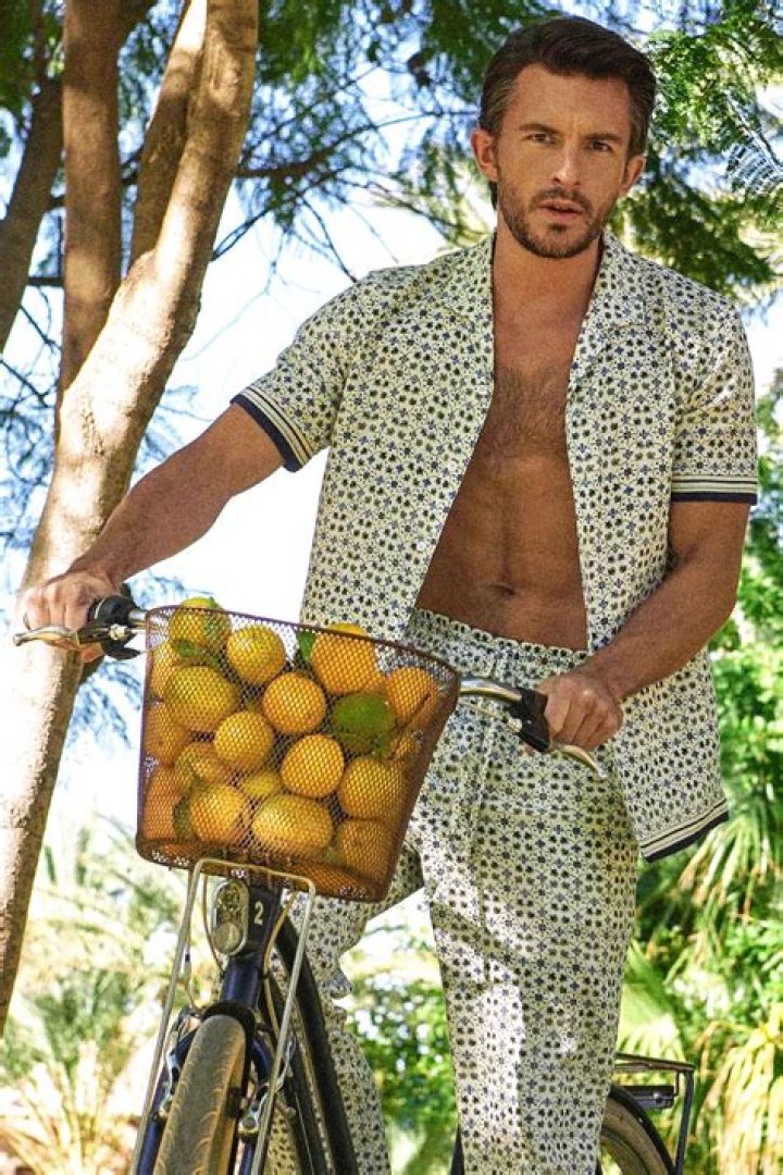 my new plaid pants Jonathan Bailey Six Times