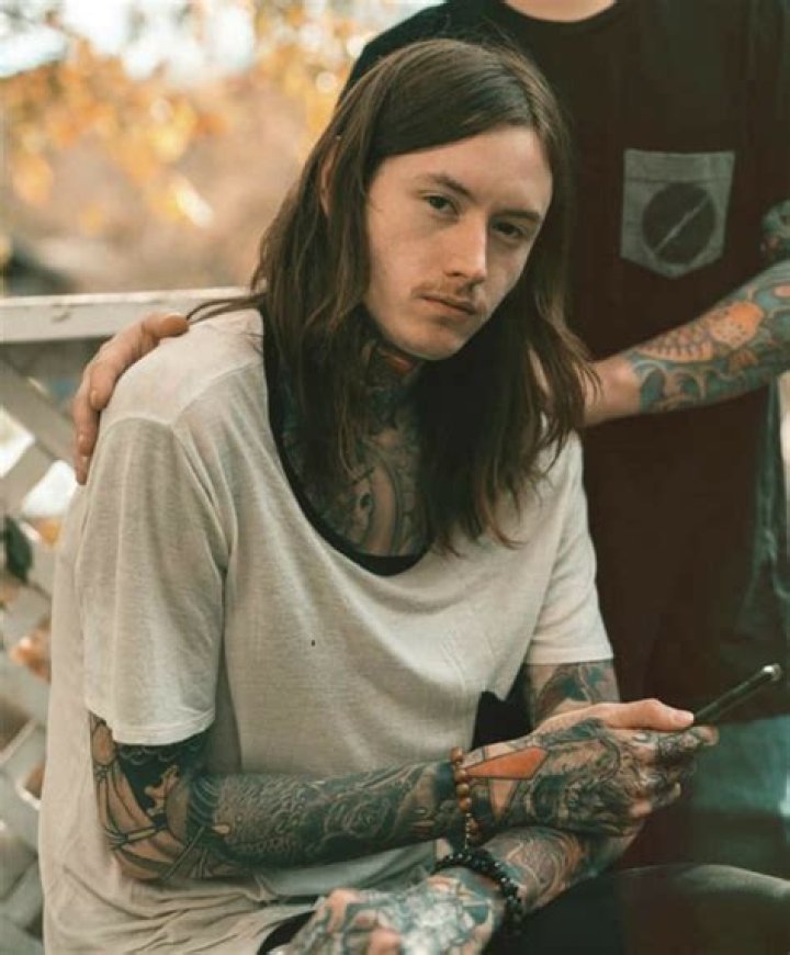 Noah Sebastian Noah, Boys long hairstyles, Pretty face