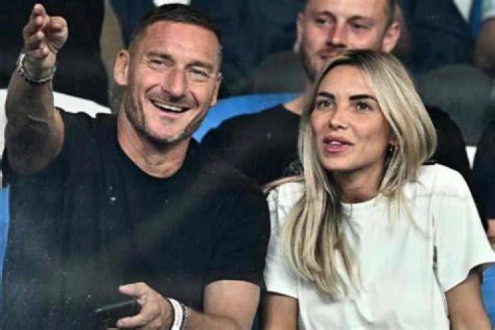 Noemi Bocchi, chi è l’altra donna di Francesco Totti Radio Base 101