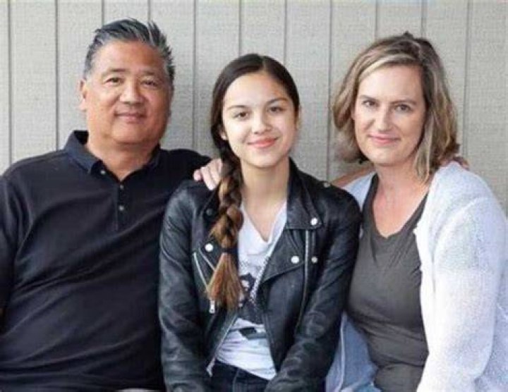 Olivia Rodrigo Parents Taught Her "To Always Do the Right Thing"