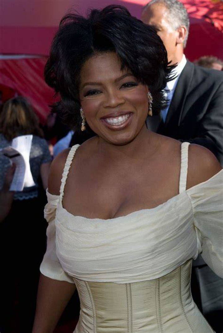 Oprah Winfrey a accouché à 14 ans et n'a "jamais eu l'impression que c