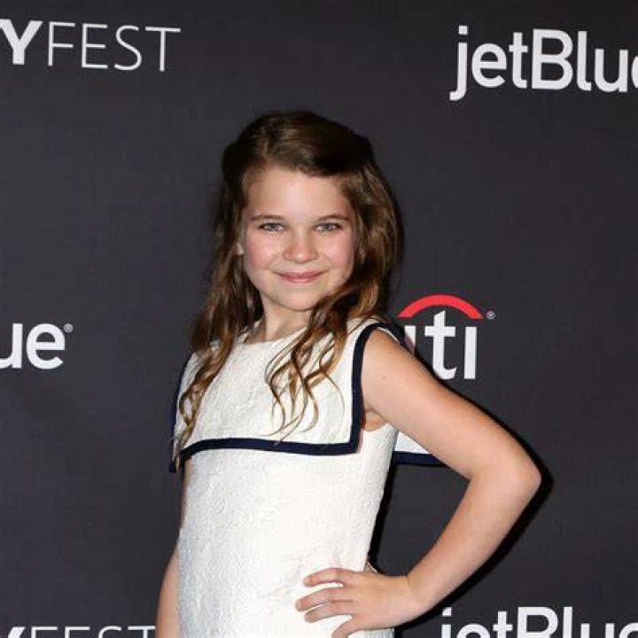 Raegan Revord Bio, Age, Net Worth, Single, Nationality, Height, Wiki