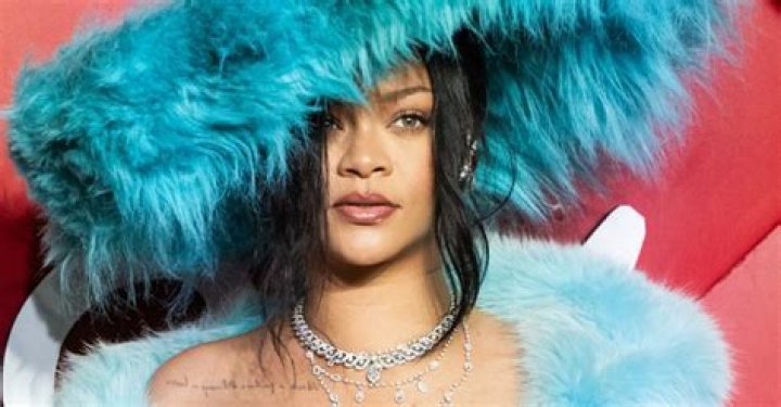 Rihanna está sendo 'treinada' por JayZ para se apresentar no Super Bowl