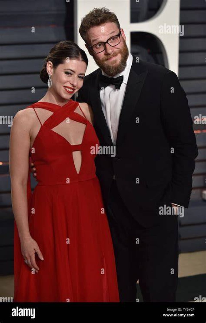 Seth Rogen & His Wife Lauren Miller Live A "Normal" Life, But Their